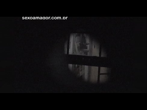 ❤️ Блондини ичкери кирпичтин артына катылган кошуналык войер жашыруун түрдө видеого тартып алат ❤️❌ Секс видео боюнча бизде ️❤