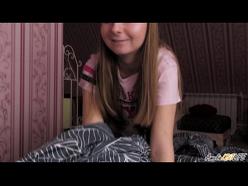 ❤️ Blondie анын BFF анын терең соруп жана анын оозуна сперма алат ❤️❌ Секс видео боюнча бизде ️❤